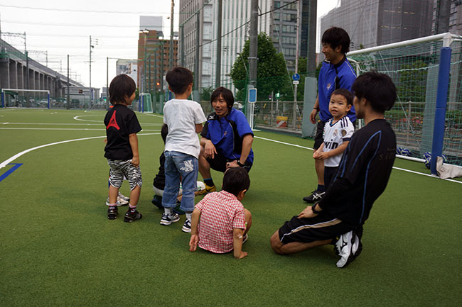 本田圭佑プロデュース Soltilo新大阪校 開校 無料体験1日目 イベントレポート ソルティーロファミリアサッカースクール